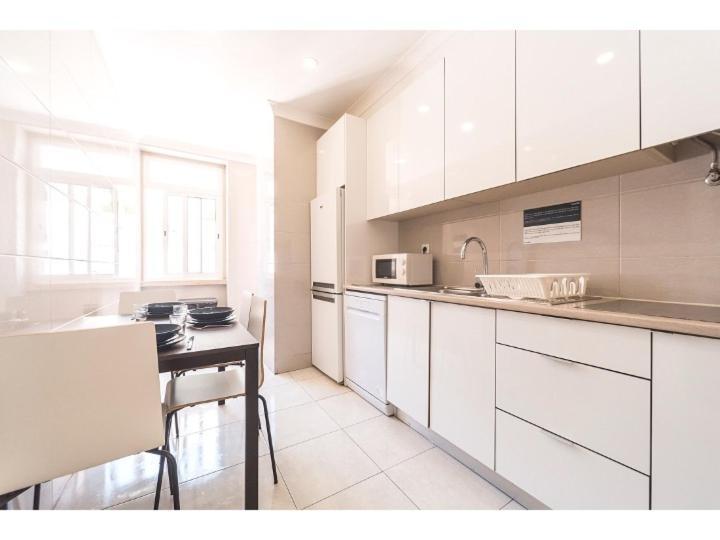 Apartamento Houze_4 Bedroom Near Jardim Zoologico Lisboa