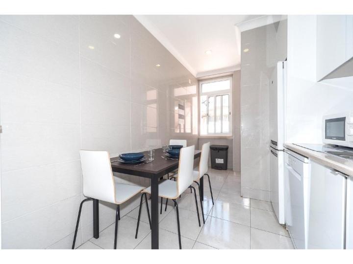 Houze_4 Bedroom Near Jardim Zoologico